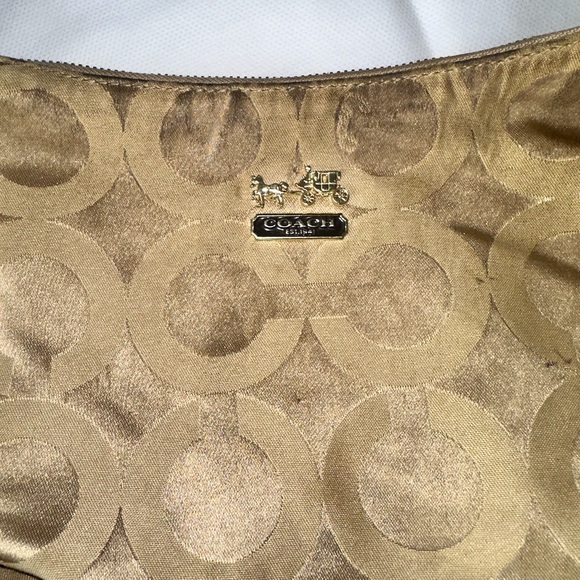 Tan genuine coach brand handbag. - Picture 3 of 7